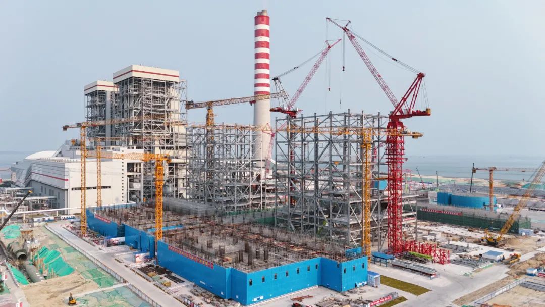 国能广投北海电厂2×1000MW二期扩建工程3号锅炉受热面开始焊接