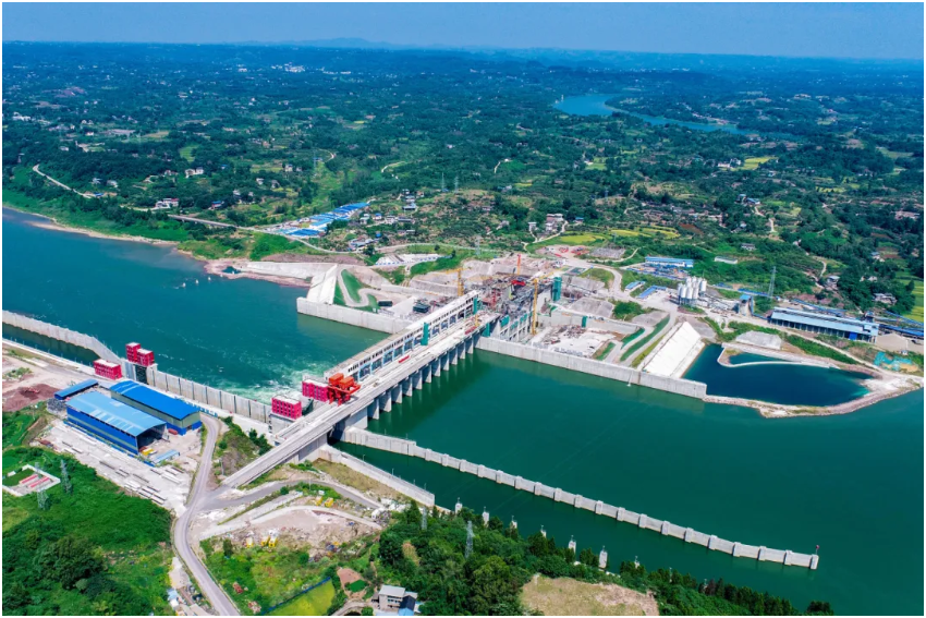 重庆利泽航运枢纽工程首台机组投产发电