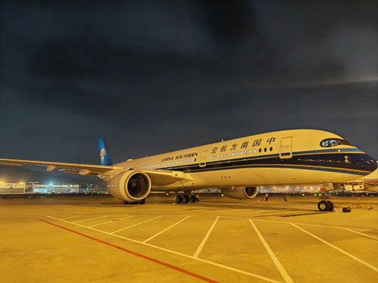 中国航油深圳承远航油公司圆满完成中国民航最长直飞客运航线首航班机供油保障工作