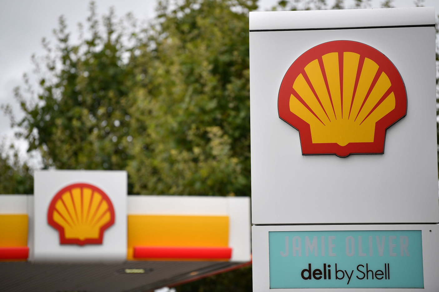 阿布扎比国家石油公司和沙特阿美据悉考虑竞购壳牌南非资产 