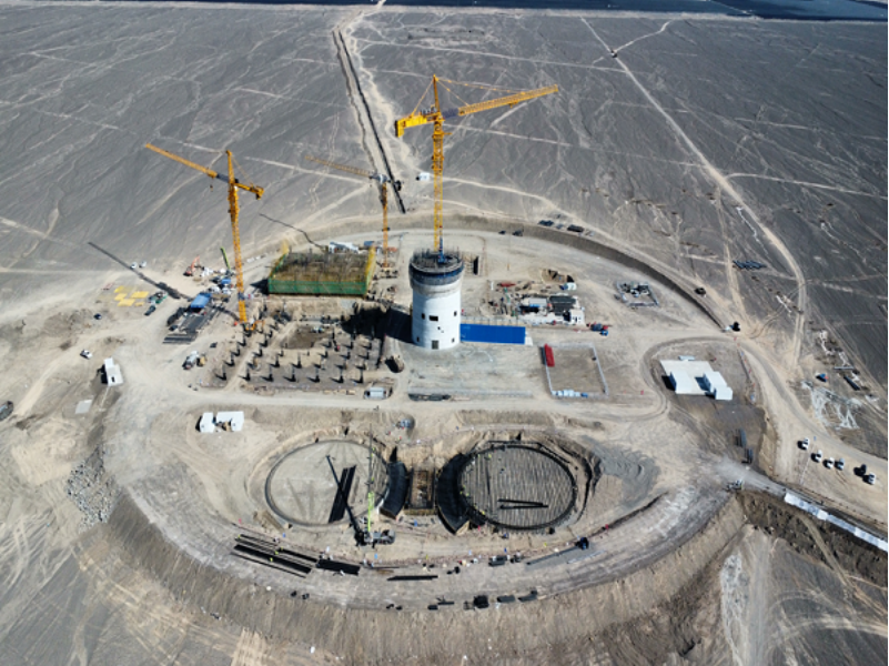 中国能建西北院总承包的唐山海泰光热+光伏一体化项目100兆瓦光热工程项目首套定日镜组装下线