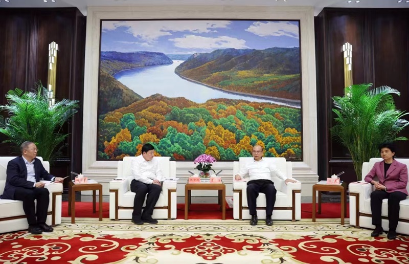 黑龙江省委书记许勤、省委副书记梁惠玲会见国家电网董事长张智刚一行