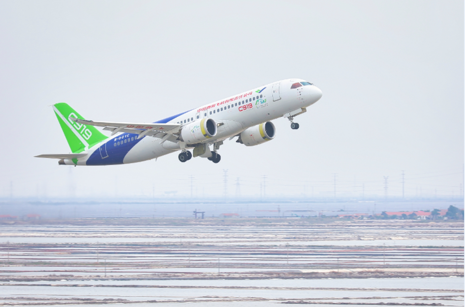 我国自主研发生物航煤加注国产大飞机试飞成功