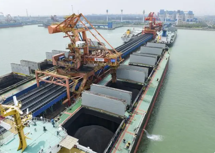黄骅港今年煤炭下水量已超1亿吨