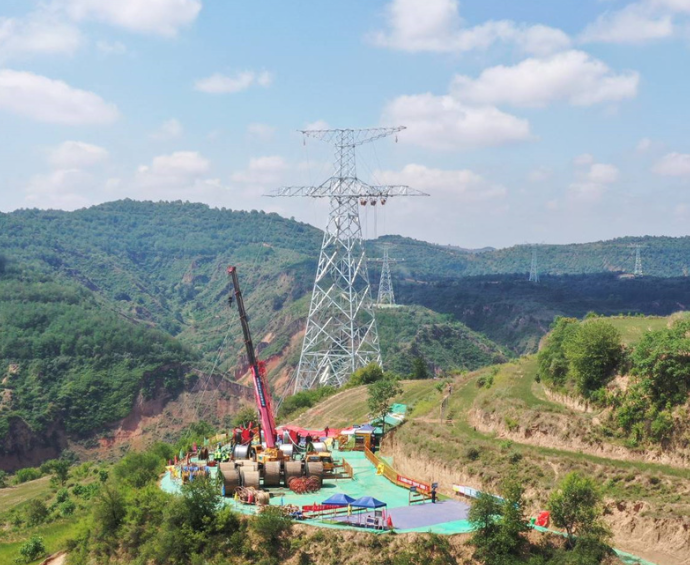 陇东-山东±800千伏特高压工程（甘肃段）进入架线施工阶段