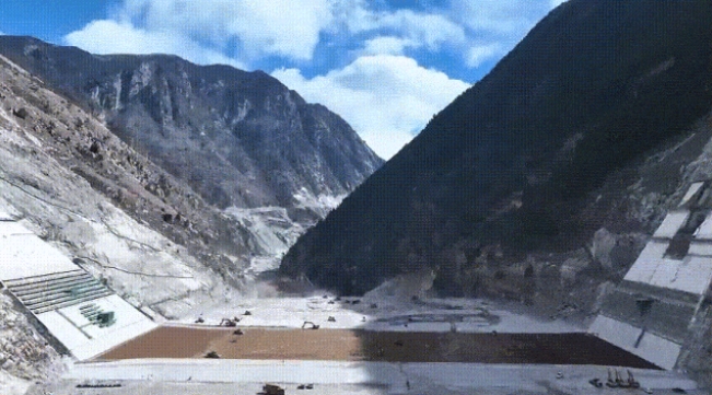 大渡河双江口水电站大坝工程填筑至2352.5米高程