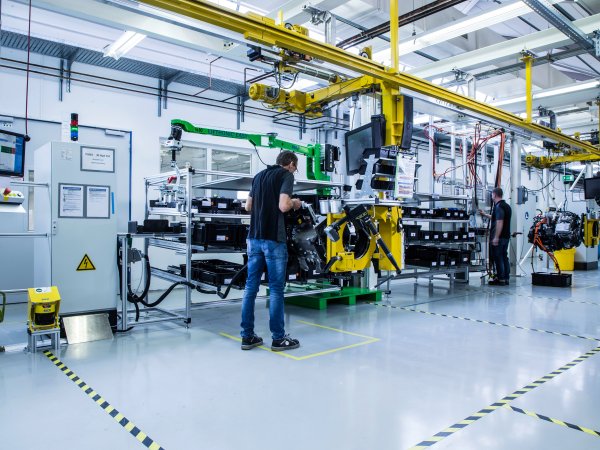 戴姆勒卡车-cellcentric开始燃料电池系统的中试生产