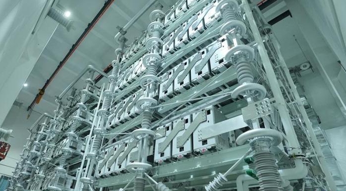 全国首套电网侧构网型SVG在蓉投运