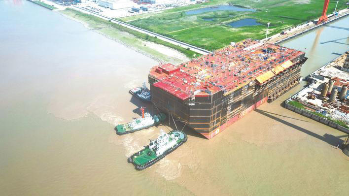 世界最大FPSO项目艏总段顺利出坞