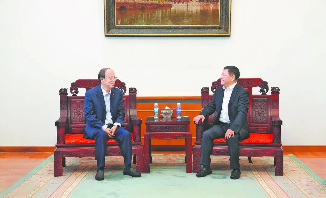 戴厚良拜会中国驻俄罗斯大使张汉晖