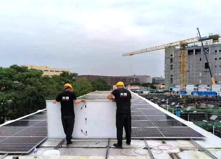 天普携手大兴建设集团成功试点北京首个“光储+临建”，助力建设工地低碳运行！