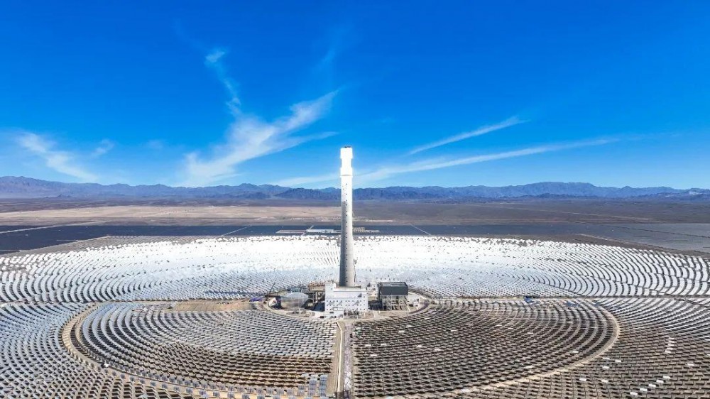 新疆吐鲁番1吉瓦光热+光伏一体化项目全容量并网