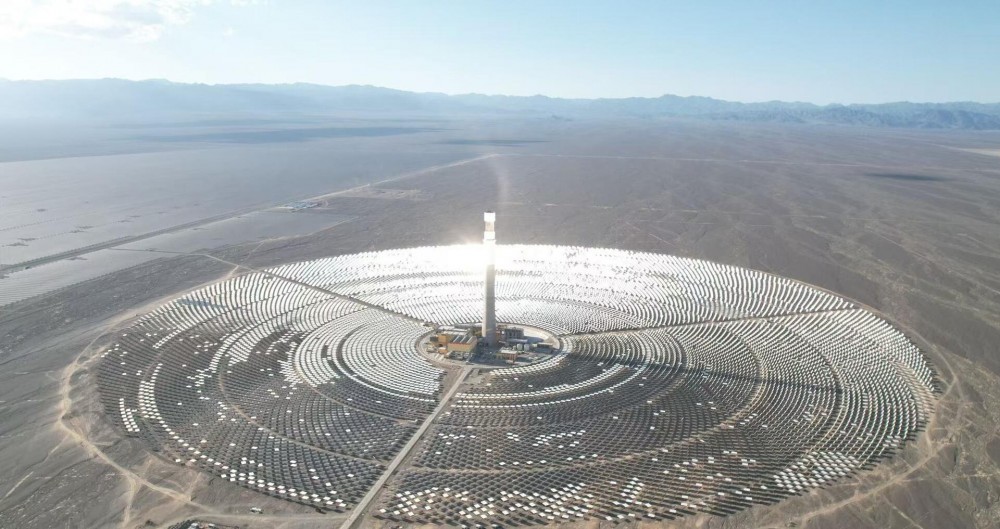 中国能建西北城建承建的新疆吐鲁番鄯善100兆瓦光热发电项目全容量并网