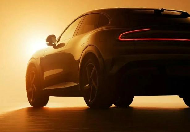 “蔚小理”预祝小米YU7大卖