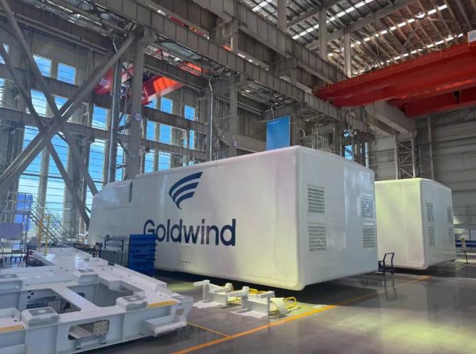 金风科技北方海上风电产业基地首批机组下线