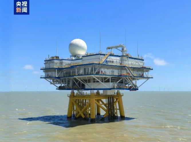 我国首个搭载气象雷达的海上升压站完成安装