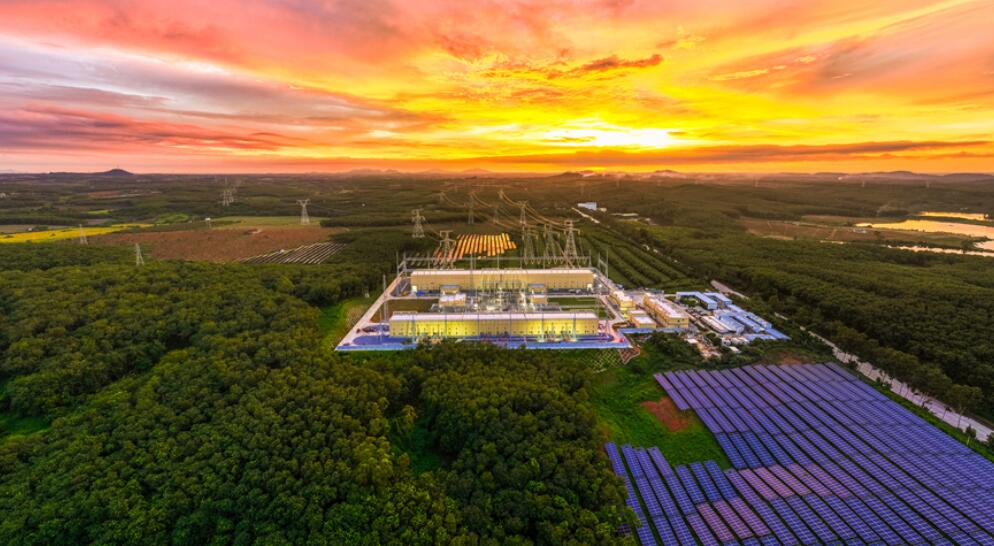 海南500千伏主网架工程首座变电站投运