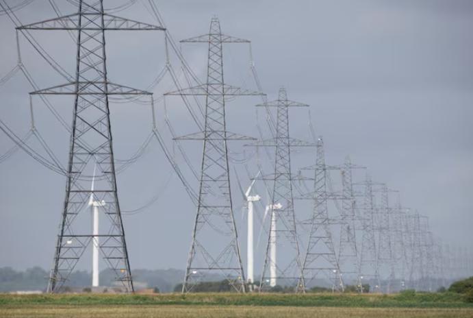 英国能源新规：2026年要求供应商提供更低固定收费电价