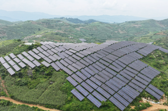 云南弥勒大麦地光伏电站实现并网