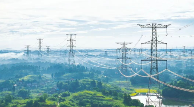 川渝特高压交流工程投运提升区域清洁能源输送能力