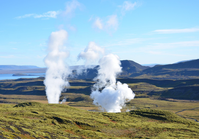 中国和冰岛对加强地热和绿色转型合作进行联合声明