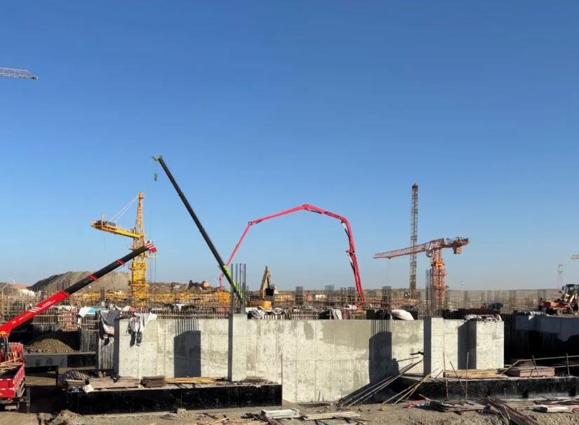 中新建电力兵准园区6×66万千瓦煤电项目4号锅炉基础混凝土顺利浇筑完成