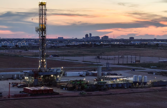 美国油气钻井平台数量呈现波动调整态势