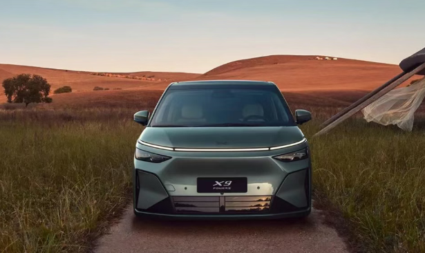 小鹏汽车发布鲲鹏超级增程技术并开启X9车型预售