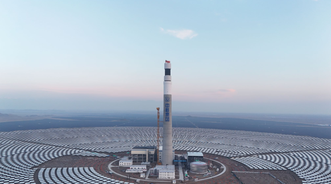 新疆博乐光热项目吸热塔漫反射涂层顺利完工