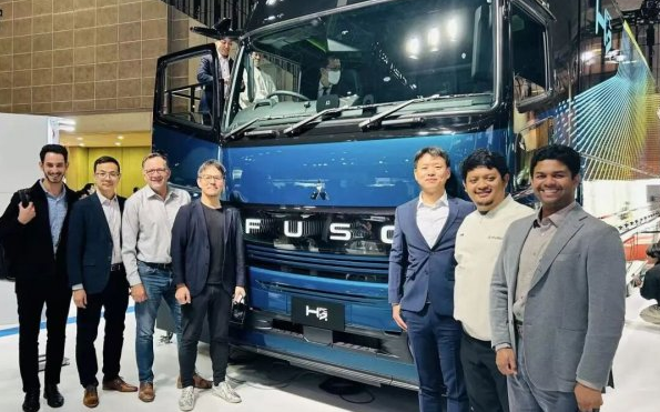 三菱扶桑推出液氢燃料电池重卡商用车