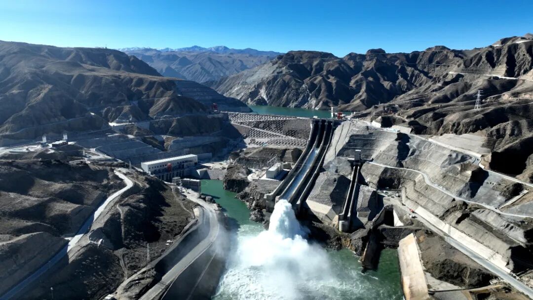 青海羊曲水电站：黄河上游的“绿色引擎”