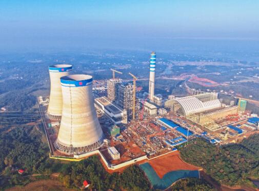 中国能建湖南火电承建的大唐华银株洲2×100万千瓦扩能升级改造项目2号机组汽轮机扣盖完成