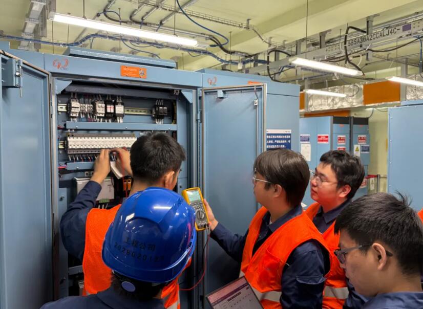 陆丰5号机组DCS系统首次上电成功