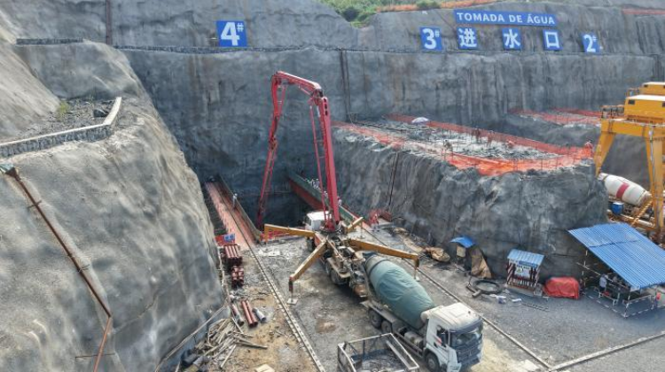 【中国新闻网】安哥拉凯凯水电站首条引水竖井滑模衬砌完成