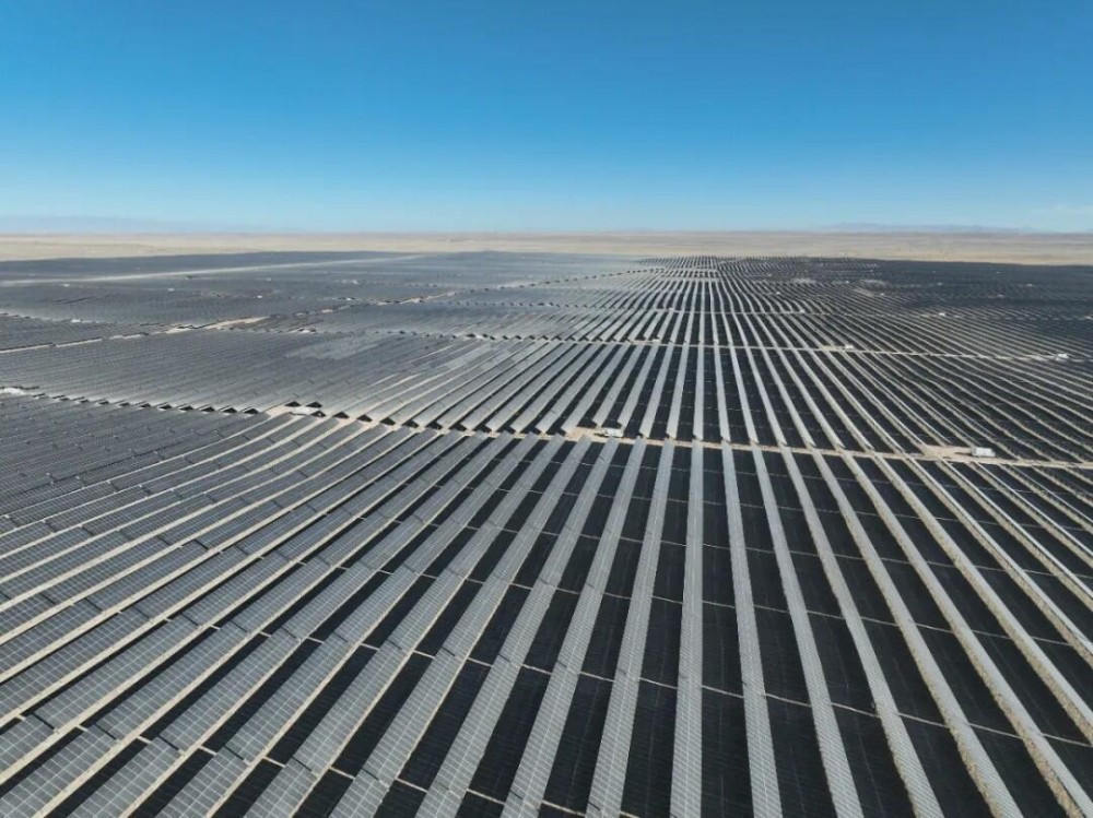 全容量投产发电！中国绿发青海贵南100万千瓦光储一体化项目并网