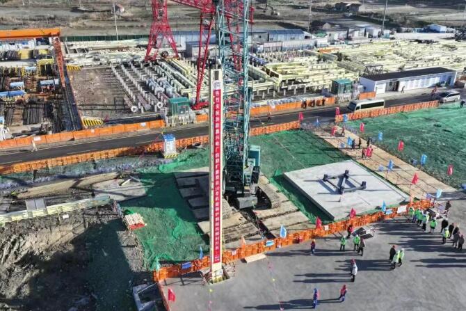 浙能嘉电四期10号机组锅炉钢结构顺利开吊