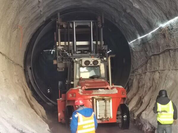 新疆察汗乌苏生态电站工程引水发电洞压力钢管安装启动