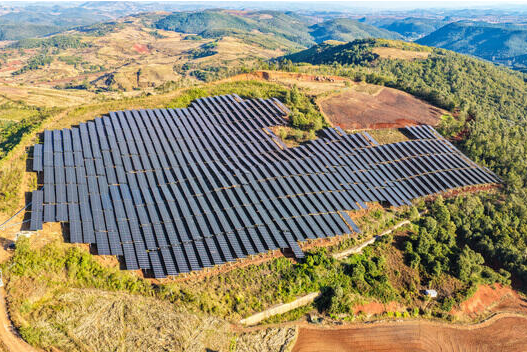 中国云南文山明湖与三家寨光伏项目实现首批并网发电