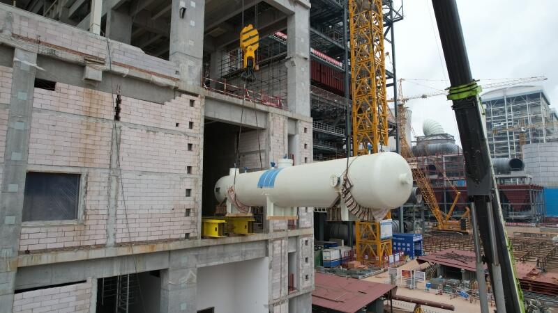 陕投信丰能源项目7号、8号、9号低压加热器顺利吊装