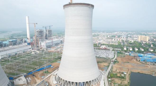 洛河电厂四期项目7号机组冷却塔顺利到顶