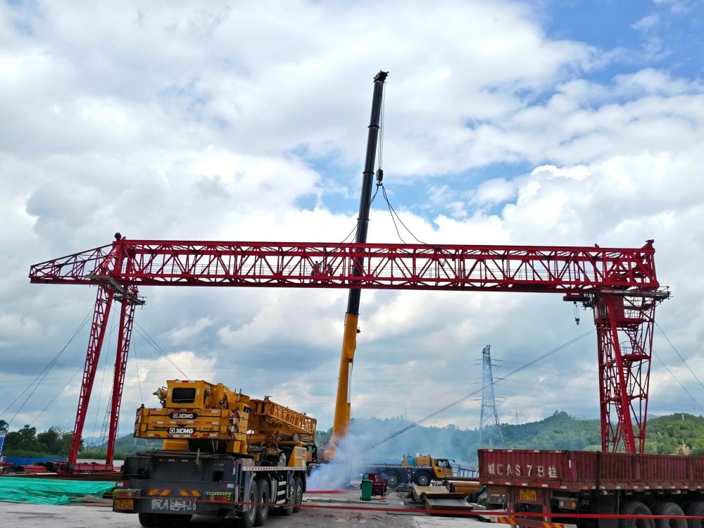 陕煤电力合川2×1000MW清洁煤电扩建项目起重机安装完成
