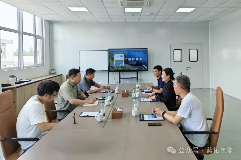 蓝昆氢能与中石化青岛炼化联合突围：海水漂浮式光伏孤网直连制氢