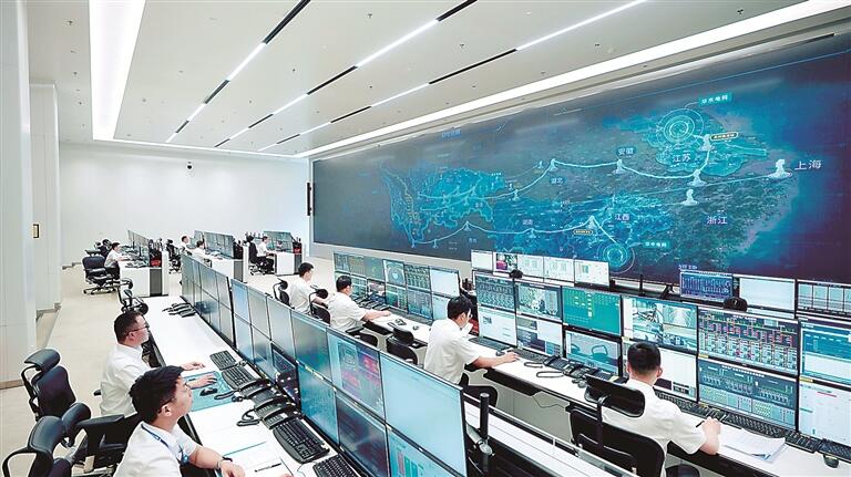 开动能源“智慧大脑” 记雅砻江水风光一体化智慧运营大模型